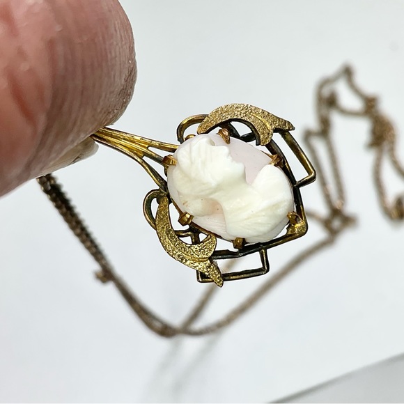 Antique Cameo Necklace Pink Conch Carved Cameo Antique Chain Gold Filled - Picture 3 of 6